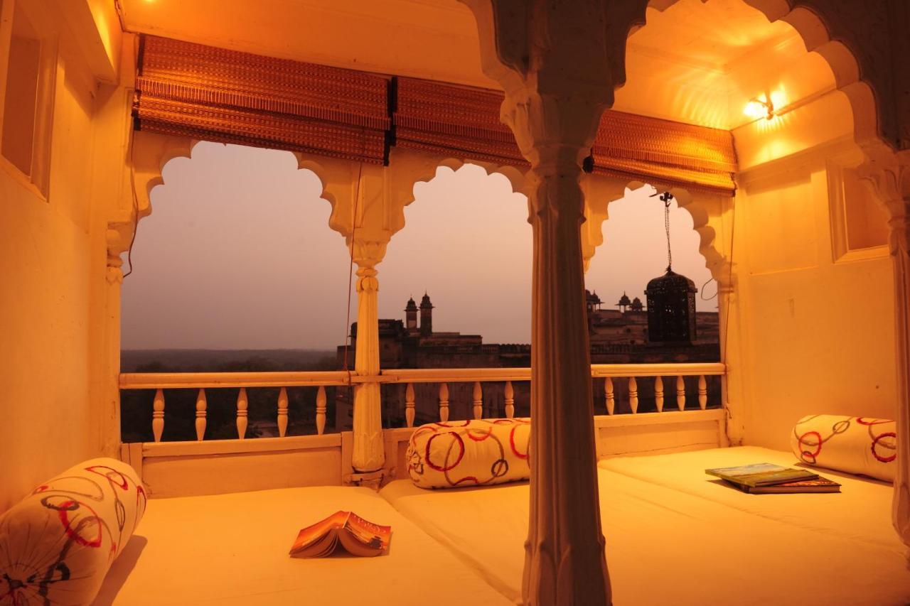 Отель Mpt Sheesh Mahal, Орчха Экстерьер фото